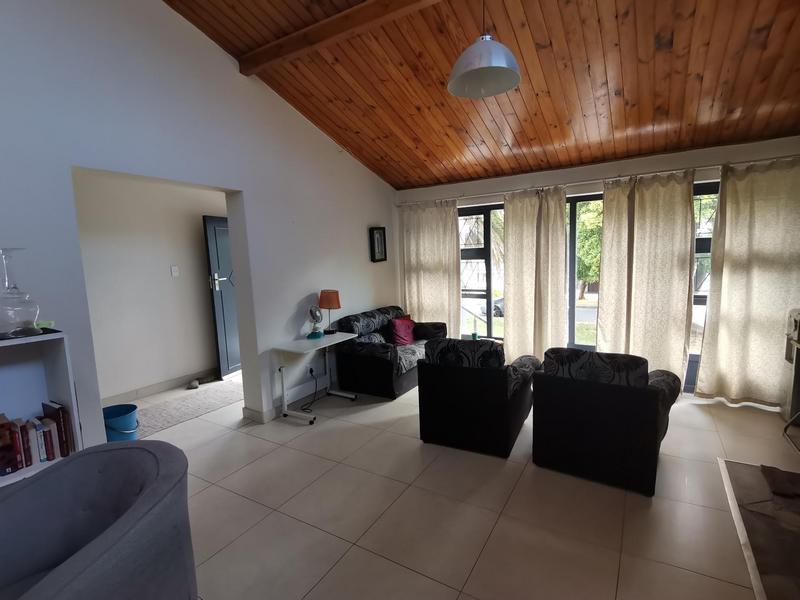 To Let 3 Bedroom Property for Rent in Oostersee Western Cape
